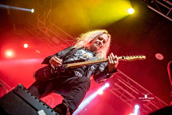 Saxon 9